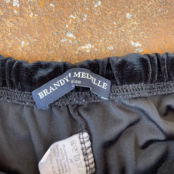 Brandy Melville velvet shorts 

Fits a size xs to s - Picture 2 of 3